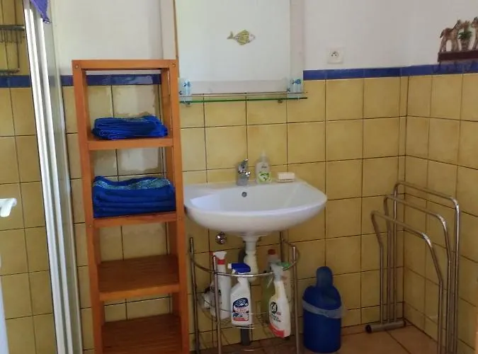 Perisse, Le Petit 아파트 Libaros